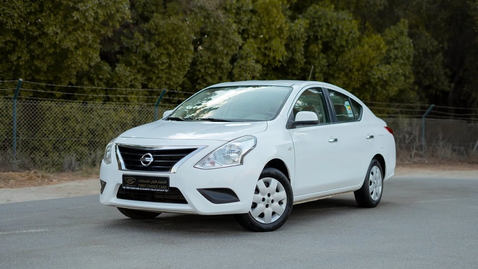 Used 2022 Nissan Sunny SV in White – Left Front Diagonal (45°) View for Sale at First Choice Cars Dubai Sharjah