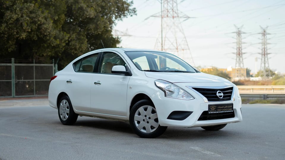 Used 2022 Nissan Sunny SV in White – Right Front Diagonal (45°) View for Sale at First Choice Cars Dubai Sharjah