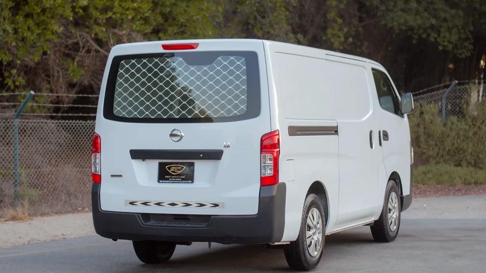 Used 2021 Nissan Urvan Standard Roof in White – Right Back Diagonal (45°) View for Sale at First Choice Cars Dubai Sharjah