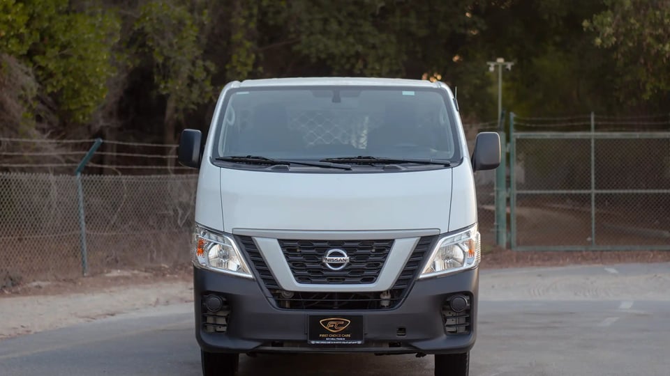 Used 2021 Nissan Urvan Standard Roof in White – Front View for Sale at First Choice Cars Dubai Sharjah