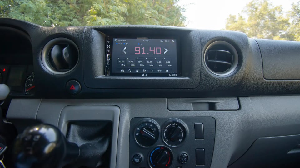 Used 2021 Nissan Urvan Standard Roof in White – Infotainment / Touchscreen System for Sale at First Choice Cars Dubai Sharjah