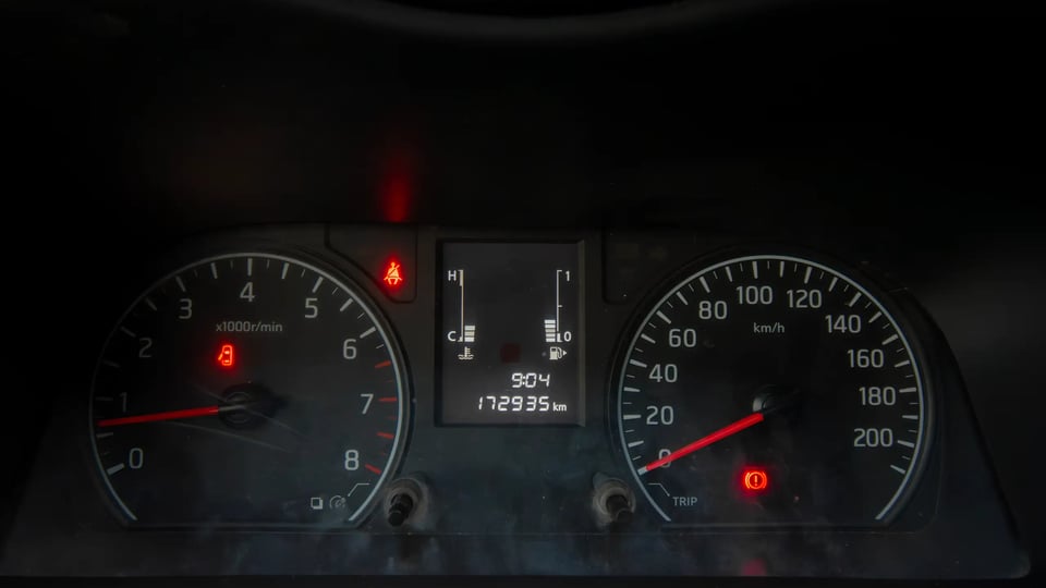 Used 2021 Nissan Urvan Standard Roof in White – Odometer / Mileage Reading View for Sale at First Choice Cars Dubai Sharjah