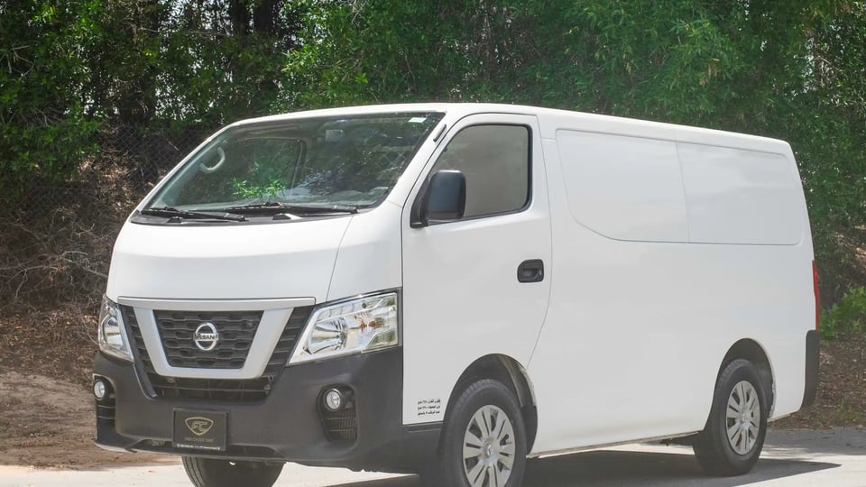 Used 2021 Nissan Urvan Standard Roof in White – Left Front Diagonal (45°) View for Sale at First Choice Cars Dubai Sharjah