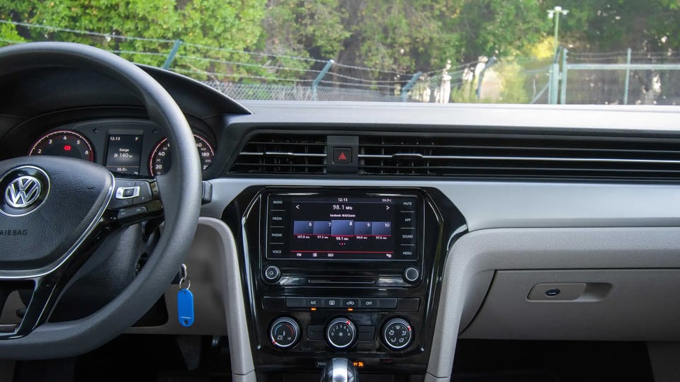 Used 2020 Volkswagen Passat Trendline in White – Infotainment / Touchscreen System for Sale at First Choice Cars Dubai Sharjah