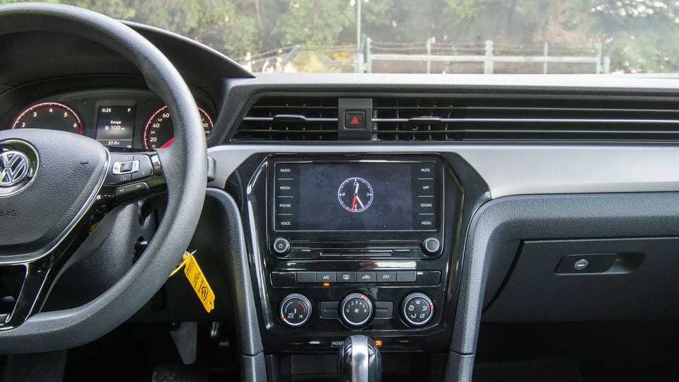 Used 2020 Volkswagen Passat Trendline in Black – Infotainment / Touchscreen System for Sale at First Choice Cars Dubai Sharjah