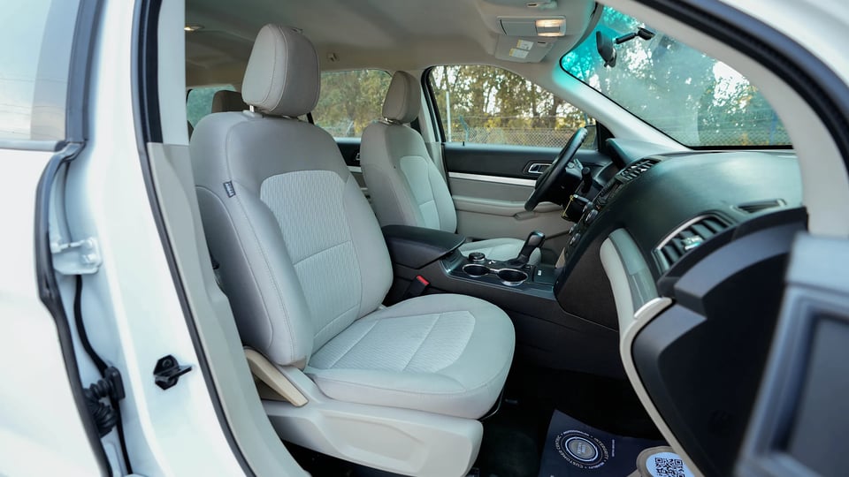 Used 2018 Ford Explorer XLT White – Front Passenger Side Cabin View at First Choice Cars Sharjah