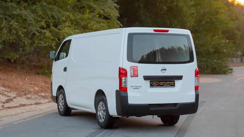 Used 2016 Nissan Urvan Standard Roof in White – Left Back Diagonal (45°) View for Sale at First Choice Cars Dubai Sharjah