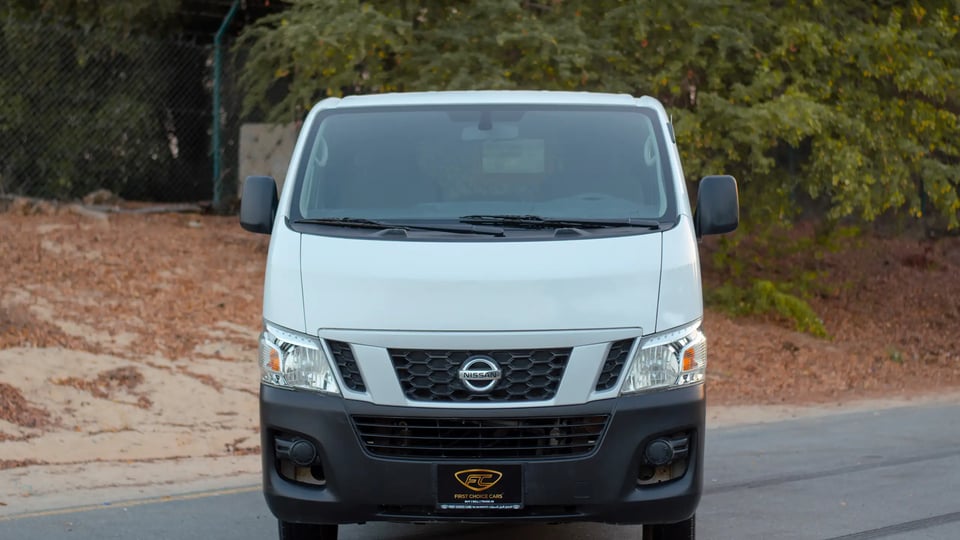 Used 2016 Nissan Urvan Standard Roof in White – Front View for Sale at First Choice Cars Dubai Sharjah