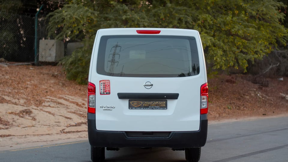Used 2016 Nissan Urvan Standard Roof in White – Back/Rear View for Sale at First Choice Cars Dubai Sharjah