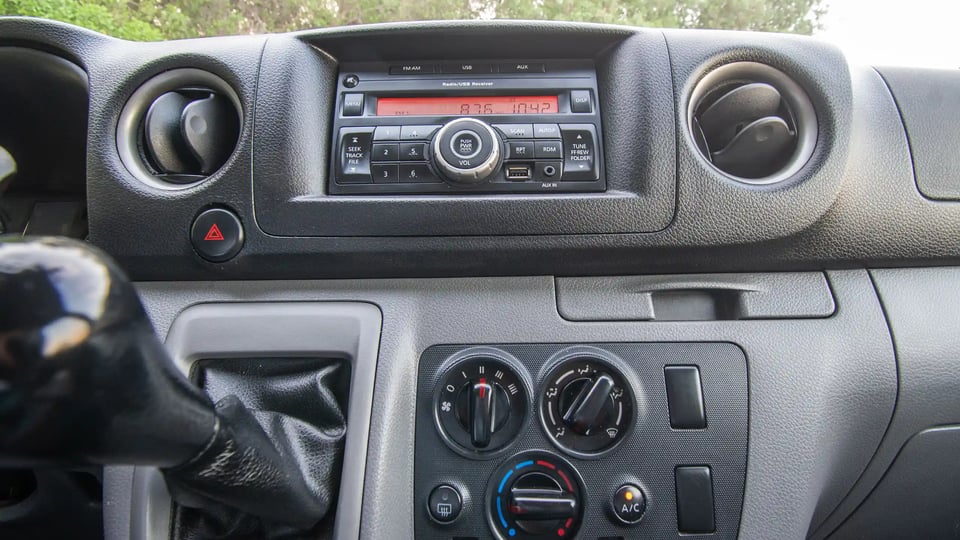 Used 2016 Nissan Urvan Standard Roof in White – Infotainment / Touchscreen System for Sale at First Choice Cars Dubai Sharjah