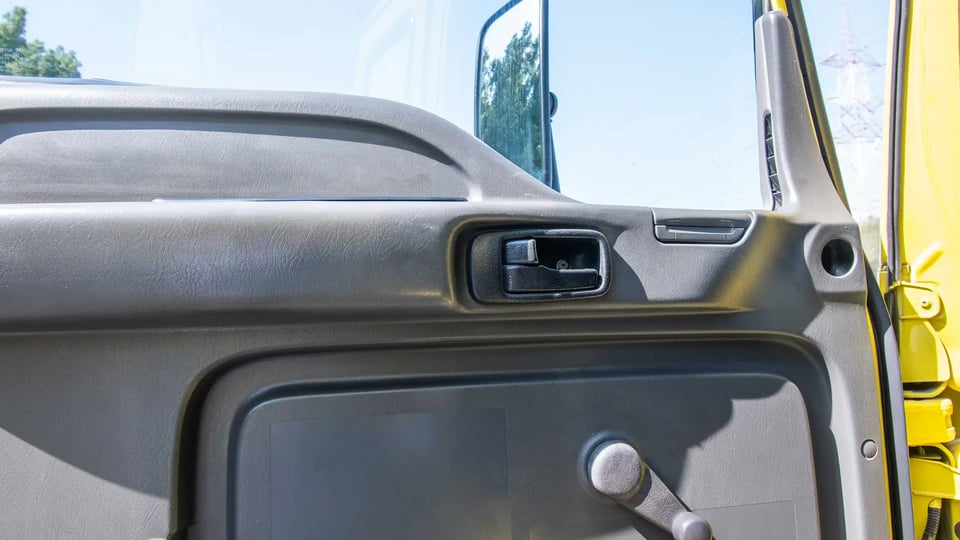 Used 2016 Isuzu FSR Cargo Body in Yellow – Driver Door Panel Full View for Sale at First Choice Cars Dubai Sharjah