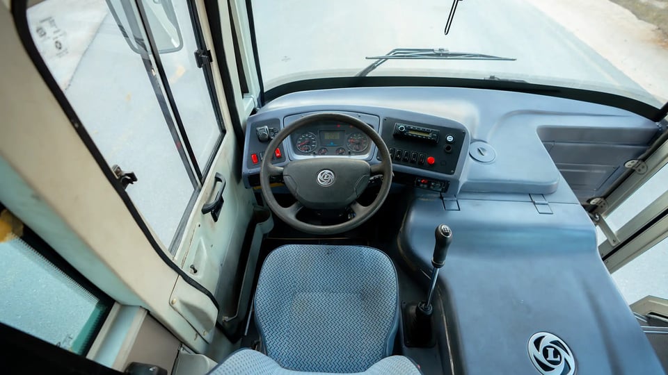 Used 2022 Ashok Leyland Oyster Bus in White – Steering Wheel & Instrument Cluster for Sale at First Choice Cars Dubai Sharjah