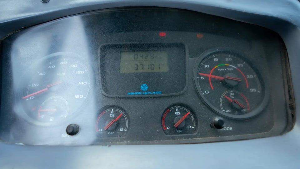 Used 2022 Ashok Leyland Oyster Bus in White – Odometer / Mileage Reading View for Sale at First Choice Cars Dubai Sharjah