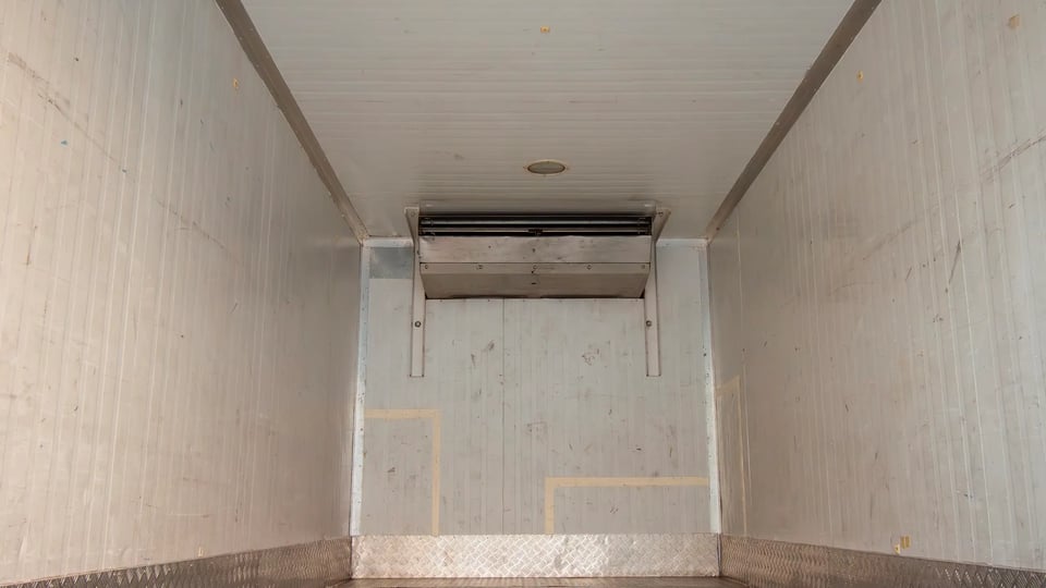 Used 2016 Isuzu NPR Freezer Box in White – Freezer Cooling Unit View for Sale at First Choice Cars Dubai Sharjah