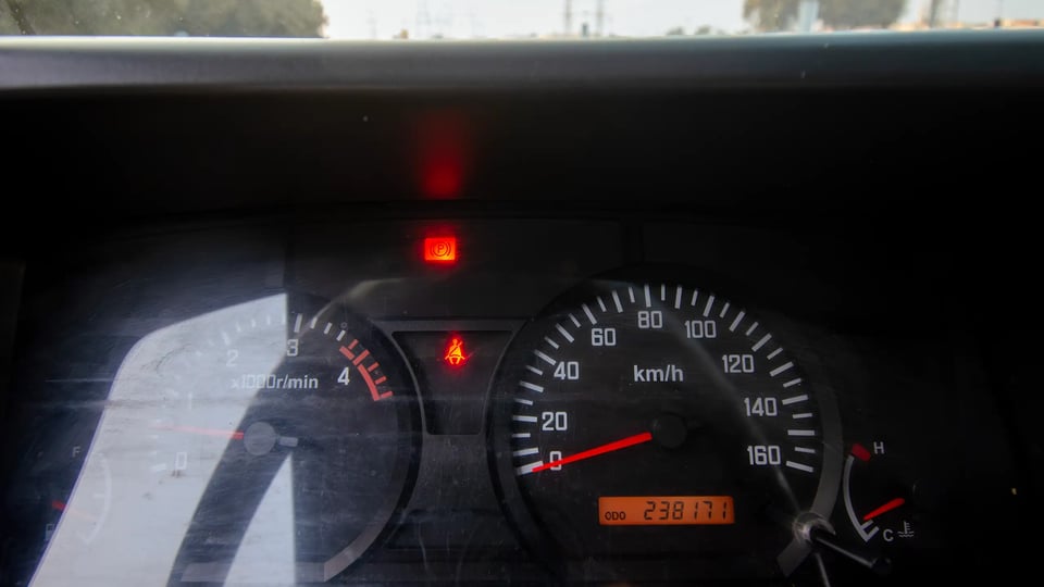 Used 2016 Isuzu NPR Freezer Box in White – Odometer / Mileage Reading View for Sale at First Choice Cars Dubai Sharjah