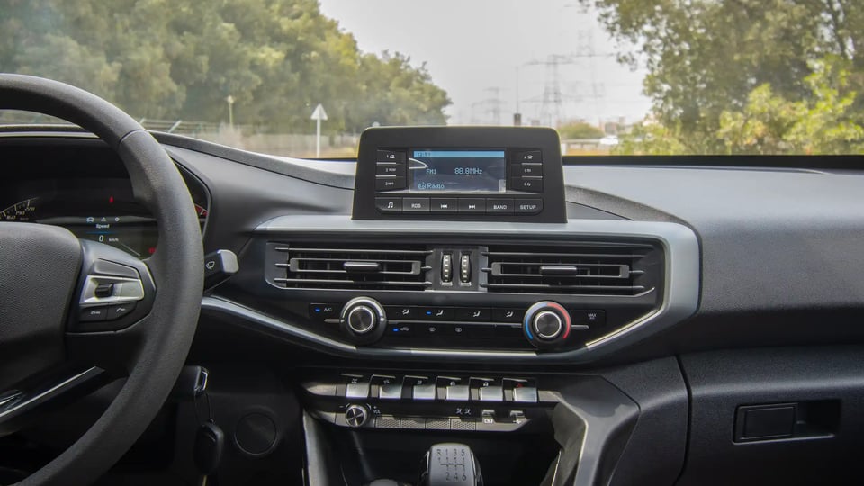 Used 2023 Peugeot Landtrek Double Cabin in White – Infotainment / Touchscreen System for Sale at First Choice Cars Dubai Sharjah