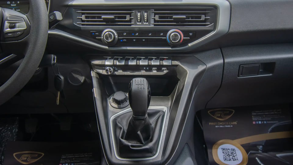 Used 2023 Peugeot Landtrek Double Cabin in White – Center Console & Gear Shifter for Sale at First Choice Cars Dubai Sharjah