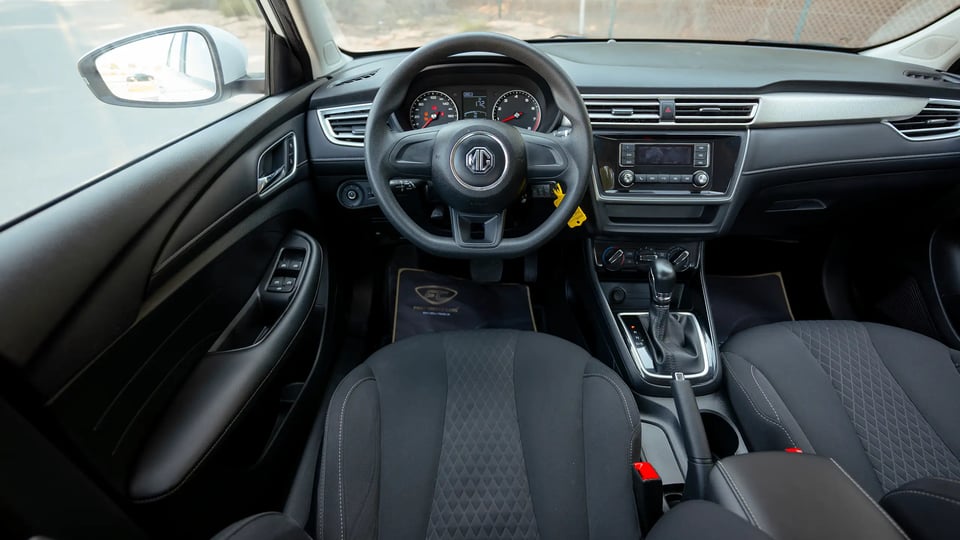 Used 2022 MG 5 Comfort White – Steering Wheel & Instrument Cluster at First Choice Cars Sharjah