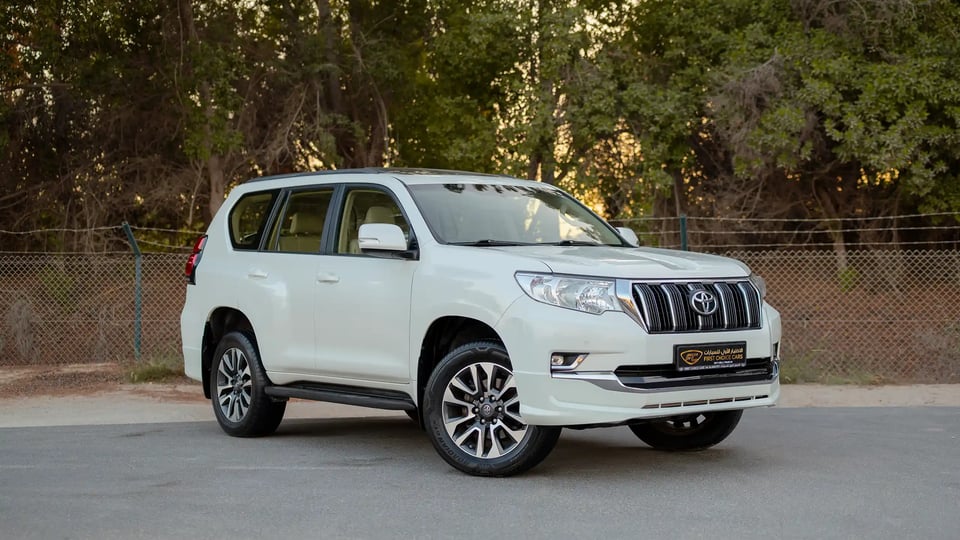 Used 2022 Toyota Prado GXR in White – Right Front Diagonal (45°) View for Sale at First Choice Cars Dubai Sharjah