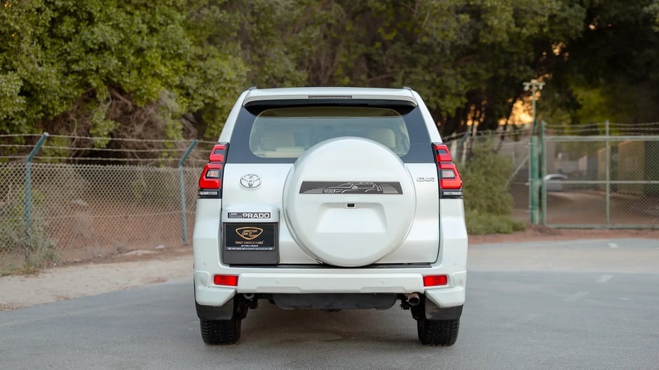 Used 2022 Toyota Prado GXR in White – Back/Rear View for Sale at First Choice Cars Dubai Sharjah