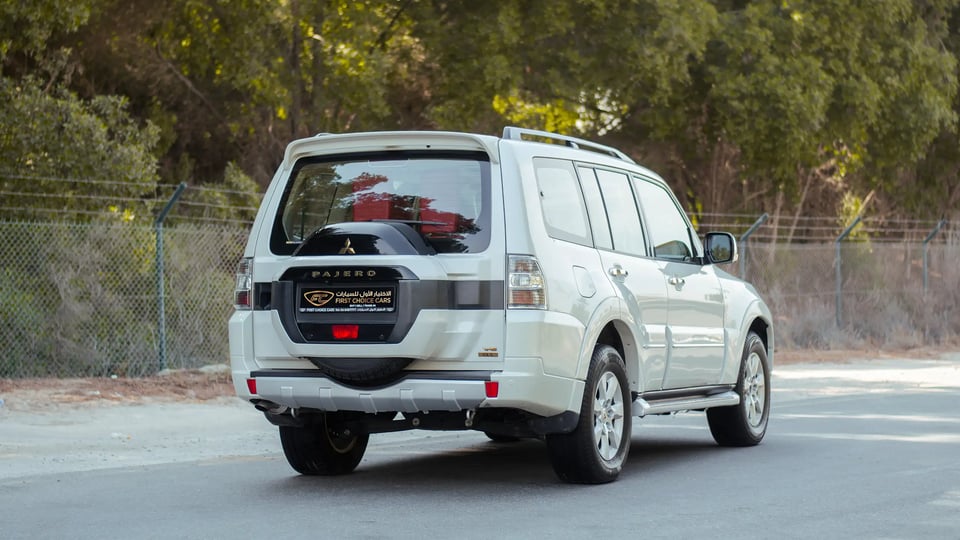 Used 2022 Mitsubishi Pajero GLS in White – Right Back Diagonal (45°) View for Sale at First Choice Cars Dubai Sharjah