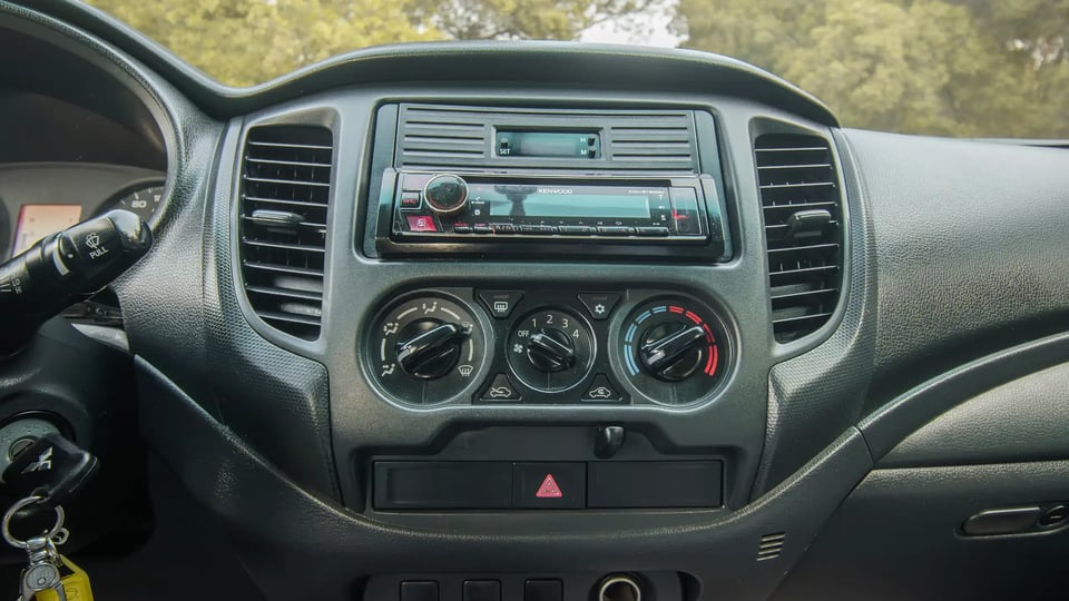 Used 2021 Mitsubishi L200 GL Double Cabin in White – Infotainment / Touchscreen System for Sale at First Choice Cars Dubai Sharjah