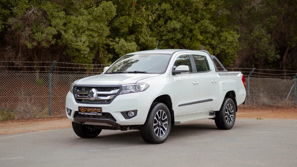 Used 2025 Dongfeng Rich 6 Double Cabin in White – Left Front Diagonal (45°) View for Sale at First Choice Cars Dubai Sharjah