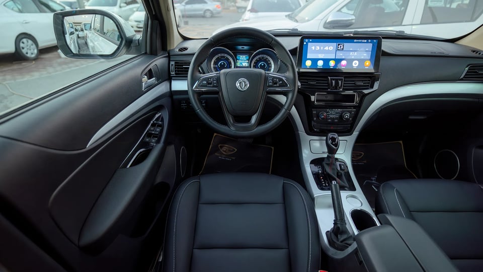 Used 2025 Dongfeng Rich 6 Double Cabin in White – Steering Wheel & Instrument Cluster for Sale at First Choice Cars Dubai Sharjah