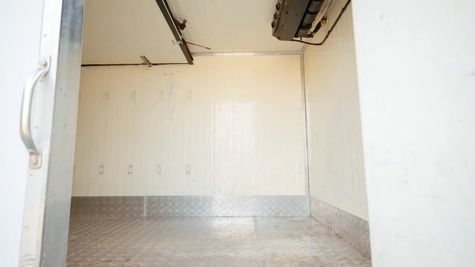 Used 2020 Mitsubishi Canter Chiller Box in White – Chiller Box Right Side Interior View for Sale at First Choice Cars Dubai Sharjah