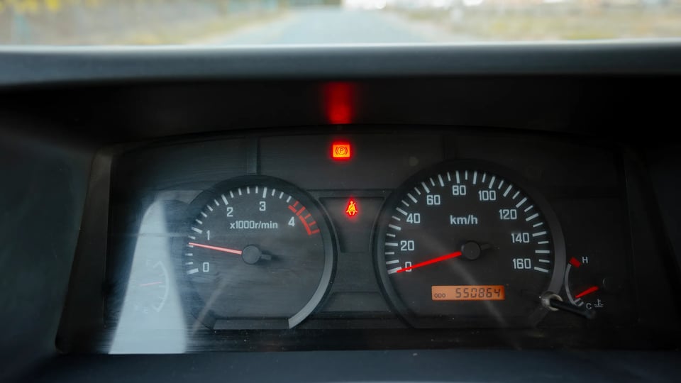 Used 2017 Isuzu NPR Recovery in White – Odometer / Mileage Reading View for Sale at First Choice Cars Dubai Sharjah