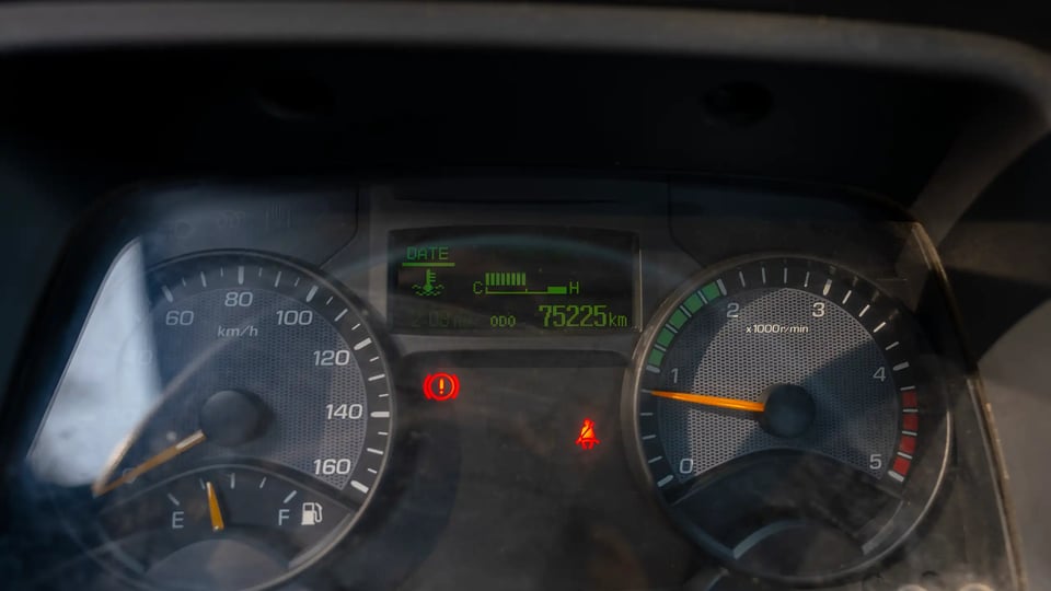 Used 2022 Mitsubishi Canter Cargo Body in White – Odometer / Mileage Reading View for Sale at First Choice Cars Dubai Sharjah