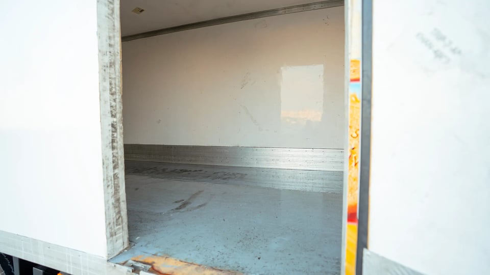 Used 2017 Mitsubishi Canter Chiller Box in White – Chiller Box Right Side Interior View for Sale at First Choice Cars Dubai Sharjah