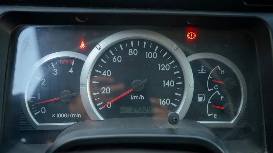 Used 2017 Mitsubishi Canter Chiller Box in White – Odometer / Mileage Reading View for Sale at First Choice Cars Dubai Sharjah