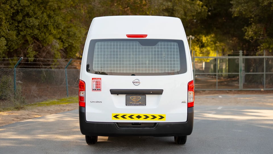 Used 2022 Nissan Urvan High Roof in White – Back/Rear View for Sale at First Choice Cars Dubai Sharjah