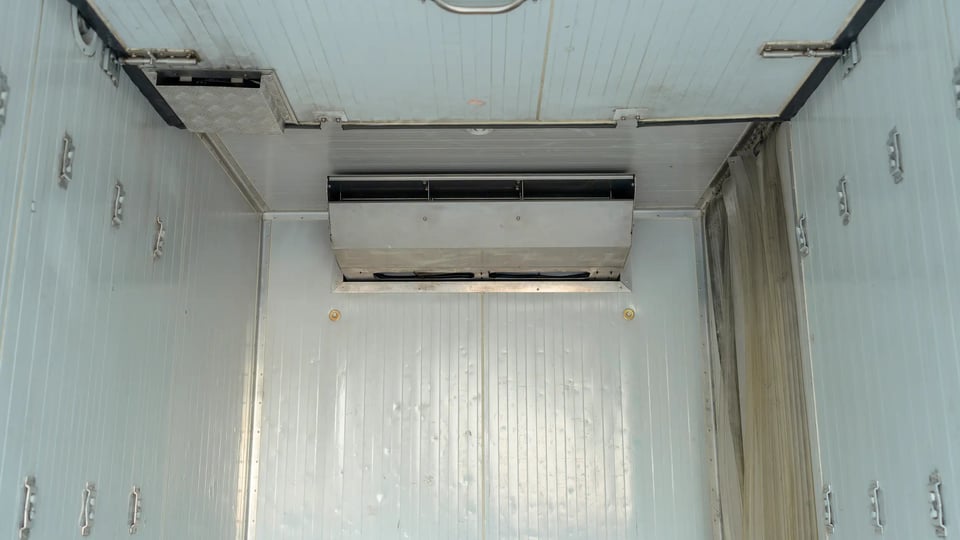 Used 2020 Mitsubishi Canter Chiller Box in White – Chiller Cooling Unit View for Sale at First Choice Cars Dubai Sharjah