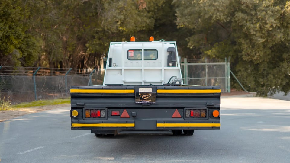 Used 2017 Isuzu NPR Recovery in White – Back/Rear View for Sale at First Choice Cars Dubai Sharjah