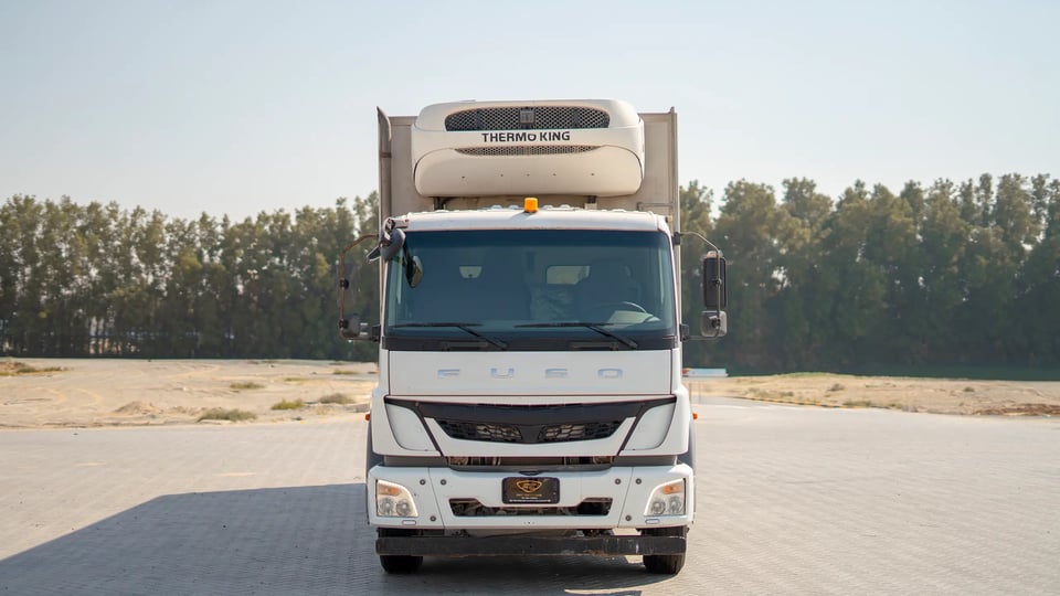 Used 2020 Mitsubishi Fuso FJ Freezer Box in White – Front View for Sale at First Choice Cars Dubai Sharjah