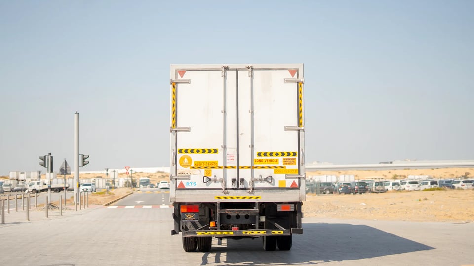 Used 2020 Mitsubishi Fuso FJ Freezer Box in White – Back/Rear View for Sale at First Choice Cars Dubai Sharjah