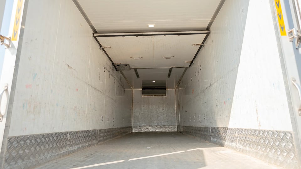 Used 2020 Mitsubishi Fuso FJ Freezer Box in White – Chiller Box Rear-to-Front View for Sale at First Choice Cars Dubai Sharjah