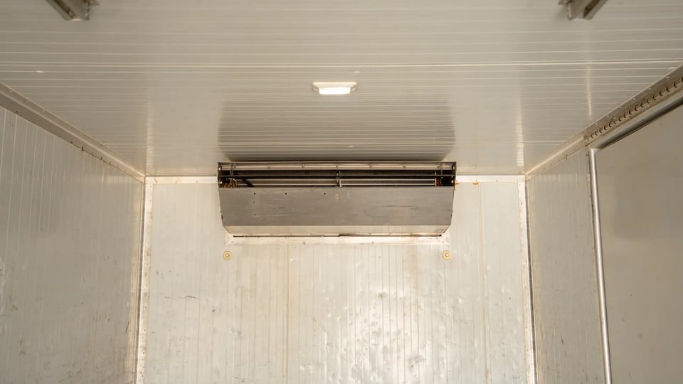 Used 2020 Mitsubishi Fuso FJ Freezer Box in White – Chiller Cooling Unit View for Sale at First Choice Cars Dubai Sharjah