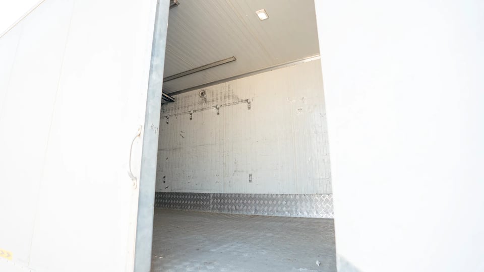 Used 2020 Mitsubishi Fuso FJ Freezer Box in White – Chiller Box Right Side Interior View for Sale at First Choice Cars Dubai Sharjah