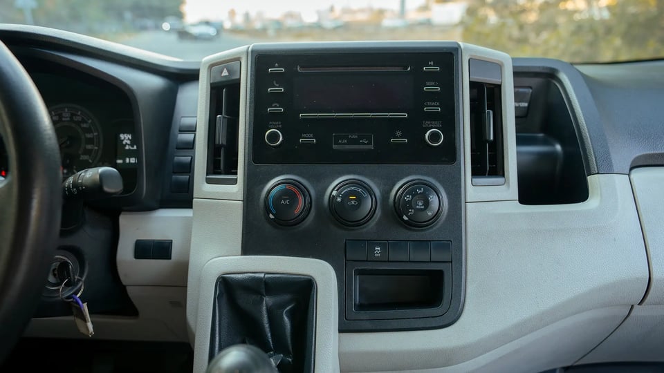 Used 2020 Toyota Hiace GL High Roof in White – Infotainment / Touchscreen System for Sale at First Choice Cars Dubai Sharjah