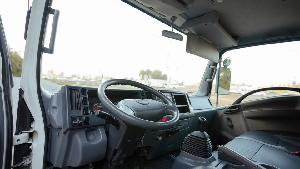 Used 2017 Isuzu NPR Recovery in White – Steering Wheel & Instrument Cluster for Sale at First Choice Cars Dubai Sharjah