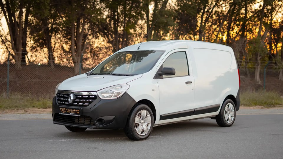 Used 2022 Renault Dokker Van in White – Left Front Diagonal (45°) View for Sale at First Choice Cars Dubai Sharjah