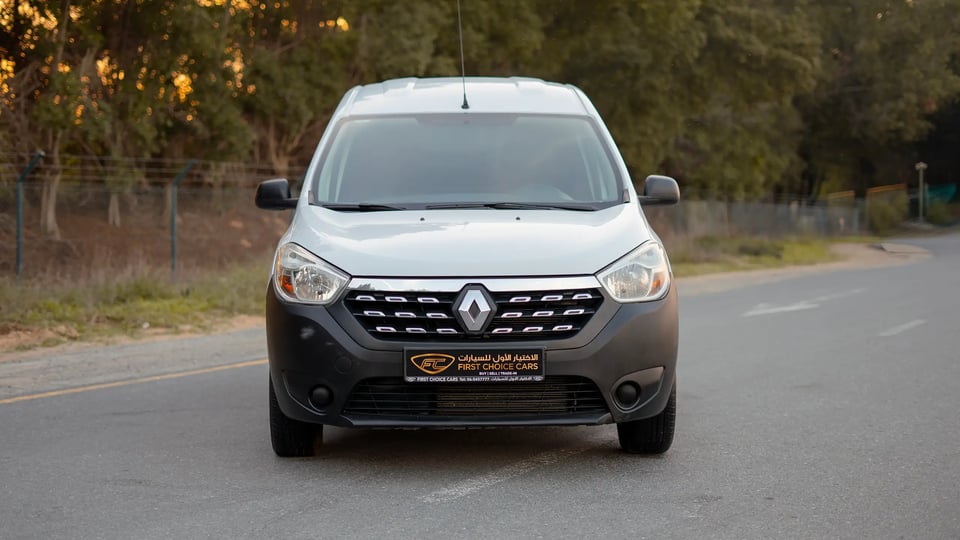 Used 2022 Renault Dokker Van in White – Front View for Sale at First Choice Cars Dubai Sharjah