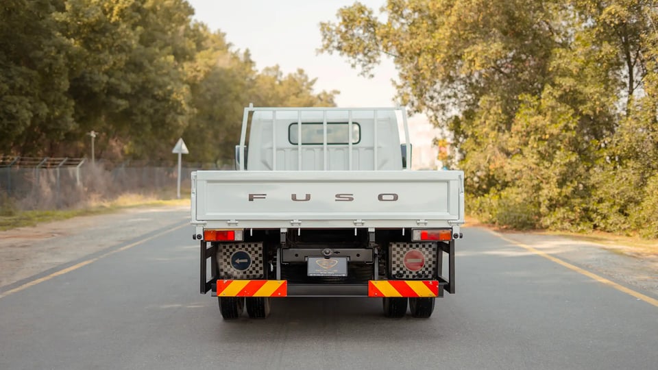 Used 2017 Mitsubishi Canter Cargo Body in White – Back/Rear View for Sale at First Choice Cars Dubai Sharjah