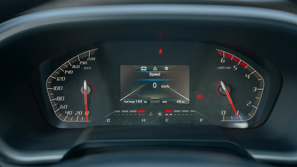 Used 2023 Peugeot Landtrek Double Cabin in White – Odometer / Mileage Reading View for Sale at First Choice Cars Dubai Sharjah