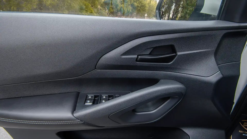 Used 2023 Peugeot Landtrek Double Cabin in White – Driver Door Panel Full View for Sale at First Choice Cars Dubai Sharjah