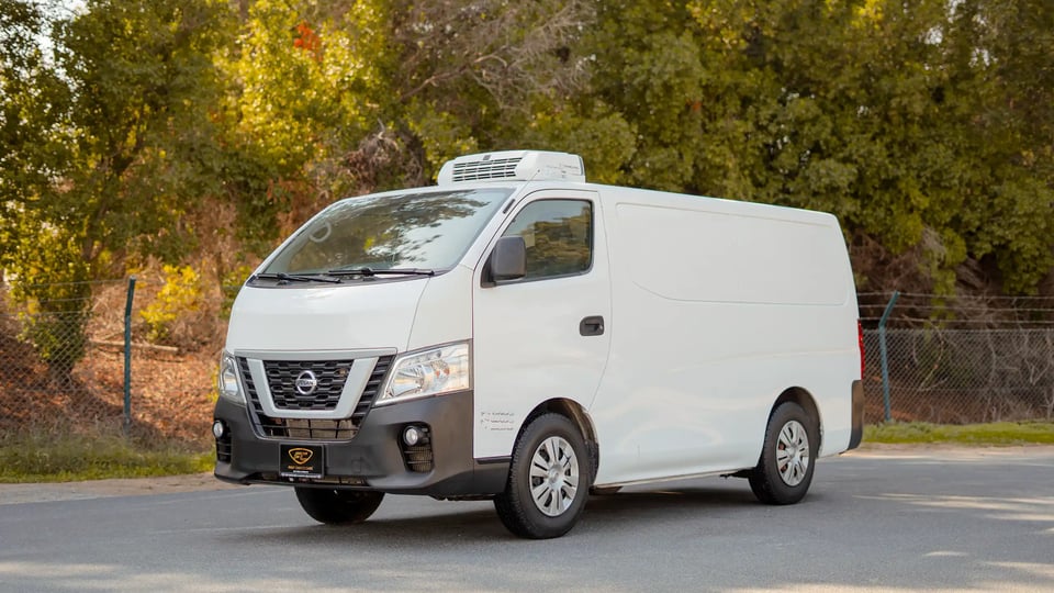 Used 2020 Nissan Urvan Standard Roof in White – Left Front Diagonal (45°) View for Sale at First Choice Cars Dubai Sharjah