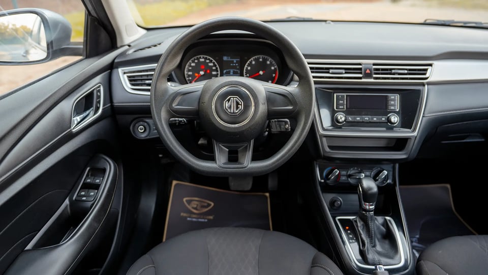 Used 2022 MG 5 Comfort in Silver – Steering Wheel & Instrument Cluster for Sale at First Choice Cars Dubai Sharjah